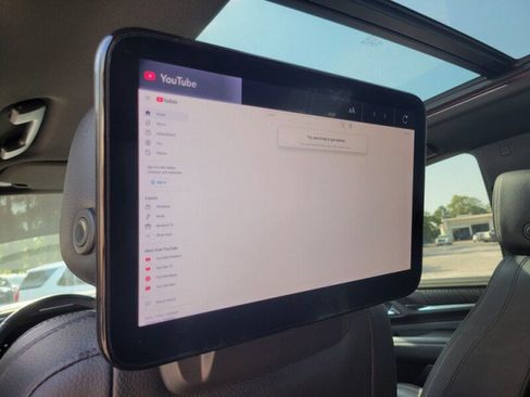 Used 2023 GMC Yukon Denali w/ Advanced Technology Package RWD image 28