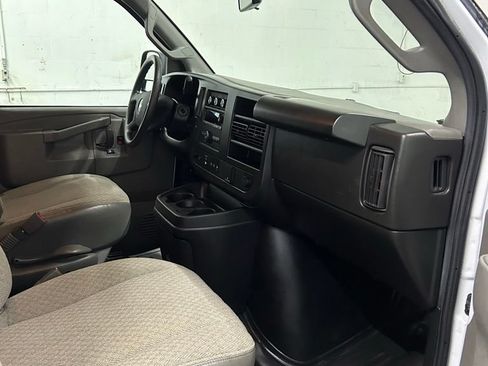 Used 2022 Chevrolet Express 3500 LS RWD image 15