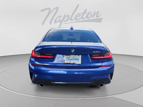 Used 2022 BMW 330i Sedan w/ M Sport Package RWD image 4