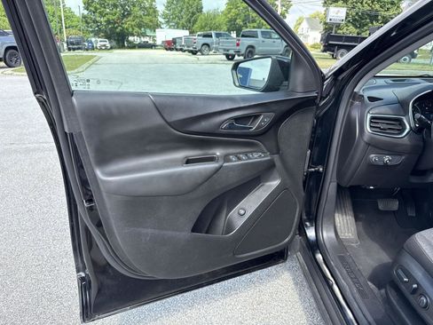 Used 2024 Chevrolet Equinox LT image 10