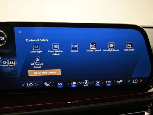 Used 2024 Chevrolet Traverse Z71 w/ LPO, Floor Liner Package AWD/4WD image 16