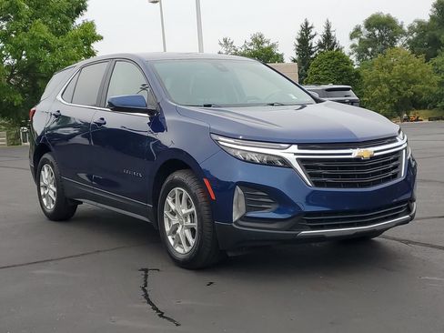 Used 2022 Chevrolet Equinox LT FWD image 2