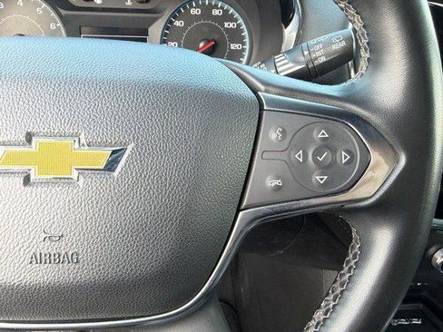 Used 2023 Chevrolet Traverse LT image 35