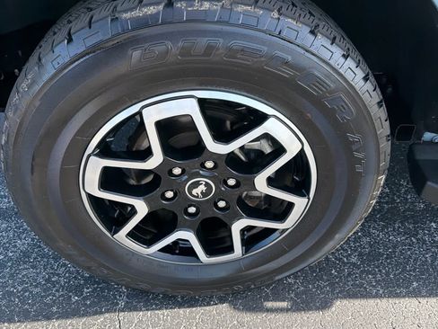 Used 2024 Ford Bronco Outer Banks AWD/4WD image 9