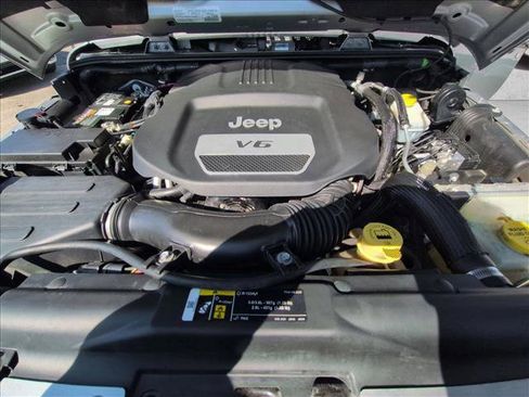 Used 2018 Jeep Wrangler Unlimited Sahara image 19