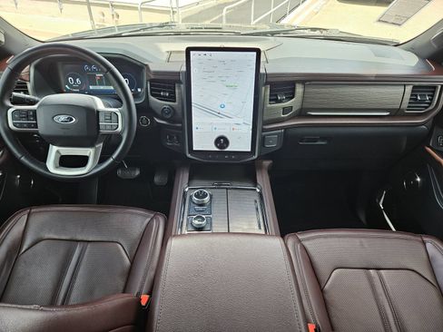 Used 2024 Ford Expedition Limited w/ Excursion Package AWD/4WD image 12