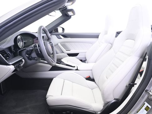 Certified 2025 Porsche 911 Turbo S AWD/4WD image 29