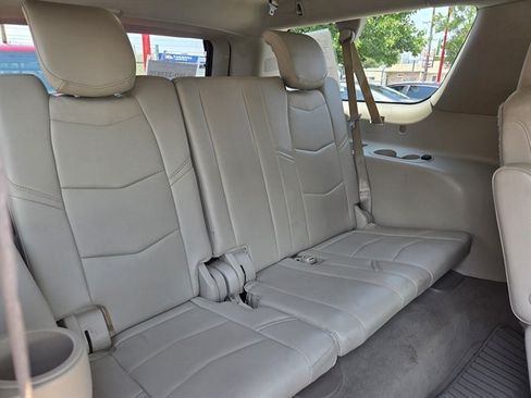 Used 2019 Cadillac Escalade ESV Luxury AWD/4WD image 12