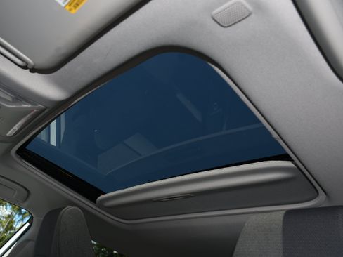 Used 2023 Toyota RAV4 XLE w/ Convenience Package FWD image 7