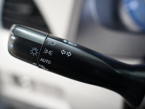 Used 2020 Toyota Sienna L image 14