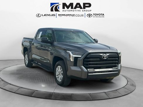 Used 2023 Toyota Tundra SR5 w/ SR5 Convenience Package AWD/4WD image 7