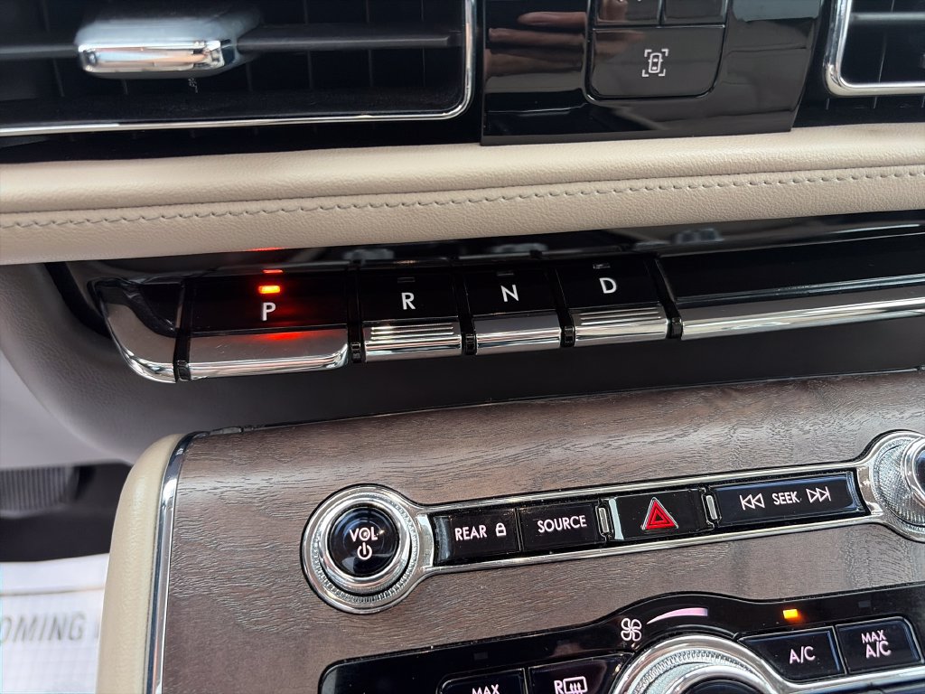 Used 2023 Lincoln Aviator Reserve w/ Equipment Group 201A AWD/4WD image 22