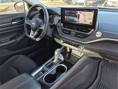 Certified 2024 Nissan Altima 2.5 SV w/ SV Premium Package image 12