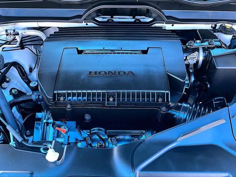 Used 2025 Honda Pilot EX-L image 32