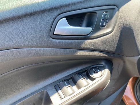 Used 2017 Ford Escape SE AWD/4WD image 13