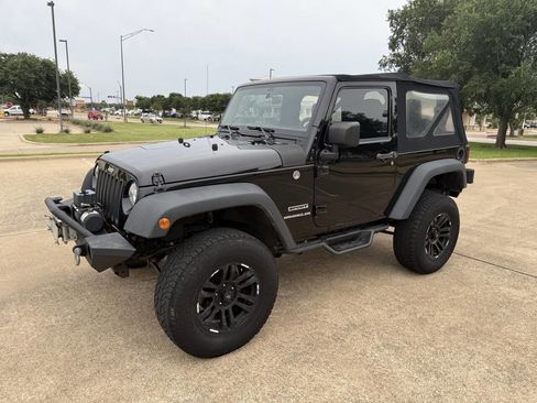 Used 2017 Jeep Wrangler Sport w/ Connectivity Group AWD/4WD image 8