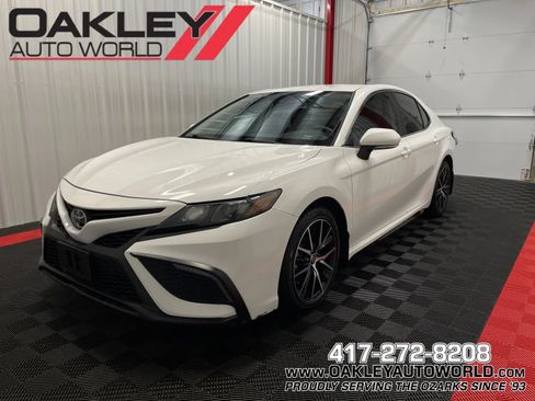 Used 2023 Toyota Camry SE FWD image 1