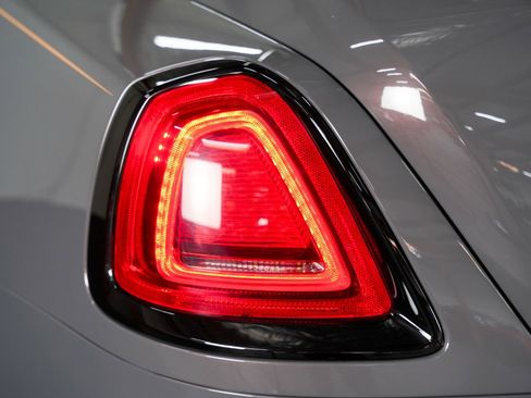 Used 2018 Rolls-Royce Wraith image 25