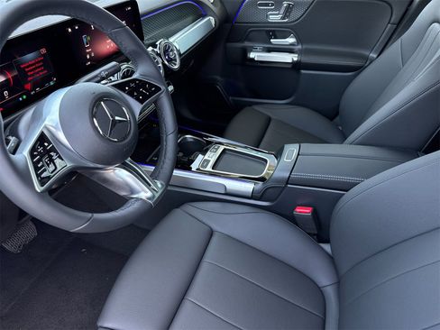 New 2025 Mercedes-Benz GLB 250 4MATIC image 10