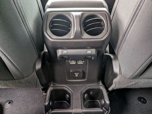 Used 2021 Jeep Wrangler Unlimited Sahara AWD/4WD image 34