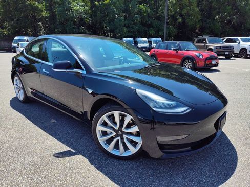 Used 2018 Tesla Model 3 Long Range RWD image 2