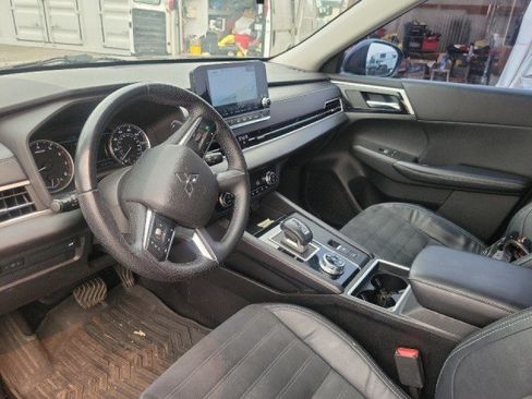 Used 2022 Mitsubishi Outlander SE AWD/4WD image 6