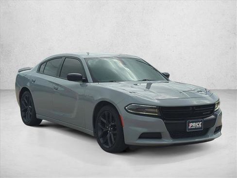 Used 2021 Dodge Charger SXT w/ Blacktop Package RWD image 3