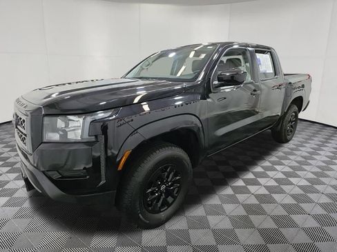Used 2024 Nissan Frontier SV AWD/4WD image 3