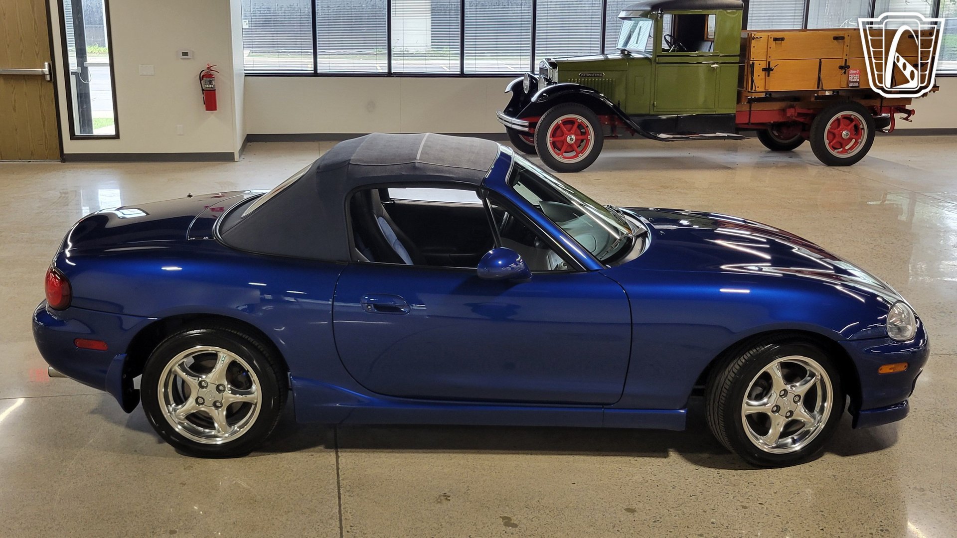 Used 1999 MAZDA MX-5 Miata RWD image 36