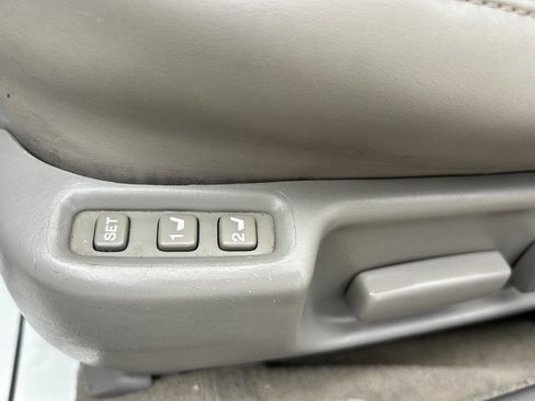 Used 2000 Toyota Avalon XLS image 22