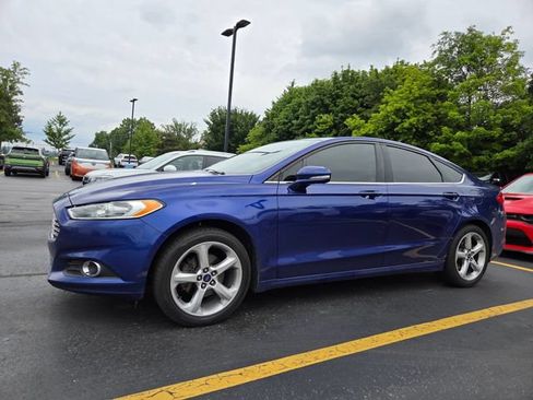 Used 2016 Ford Fusion SE FWD image 1