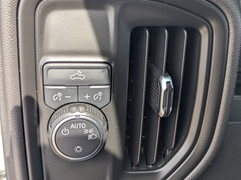 Certified 2025 Chevrolet Silverado 1500 W/T RWD image 26