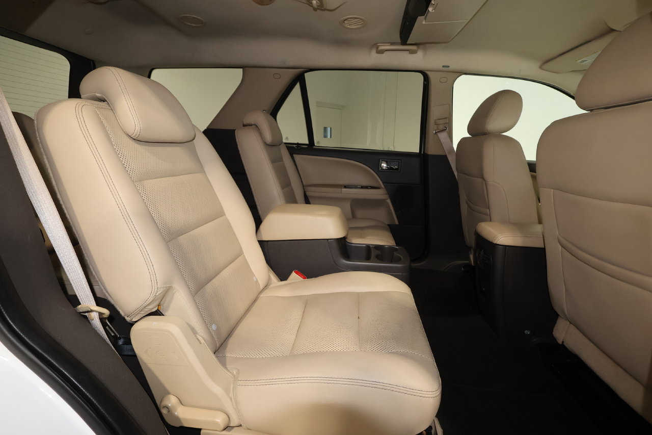 Used 2008 Ford Taurus X Limited FWD image 18
