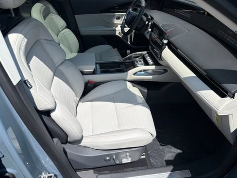 New 2026 Lincoln Nautilus Reserve AWD/4WD image 14