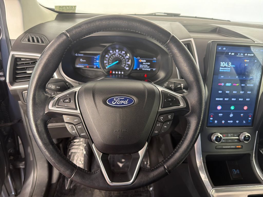 Used 2022 Ford Edge Titanium AWD/4WD image 12