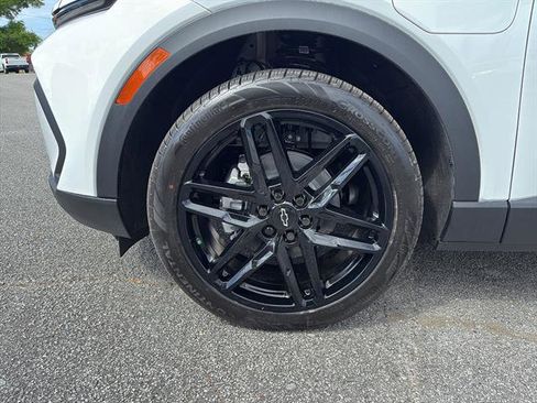 New 2026 Chevrolet Equinox EV LT w/ LPO, Blackout Package FWD image 9