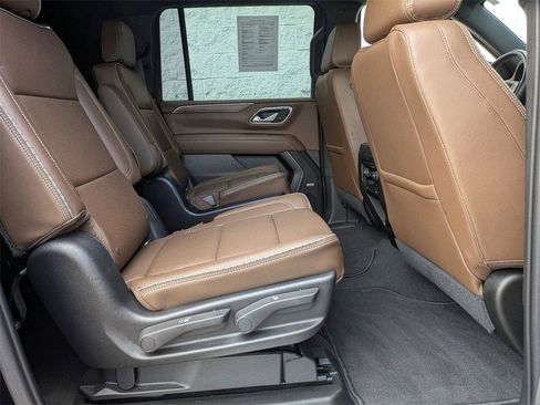 Certified 2021 Chevrolet Suburban High Country image 31