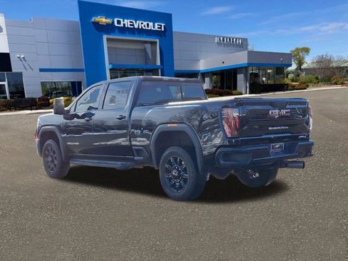 Used 2024 GMC Sierra 2500 AT4 w/ AT4 Preferred Package image 5