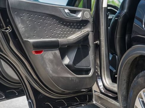 Used 2020 Ford Escape Titanium AWD/4WD image 36
