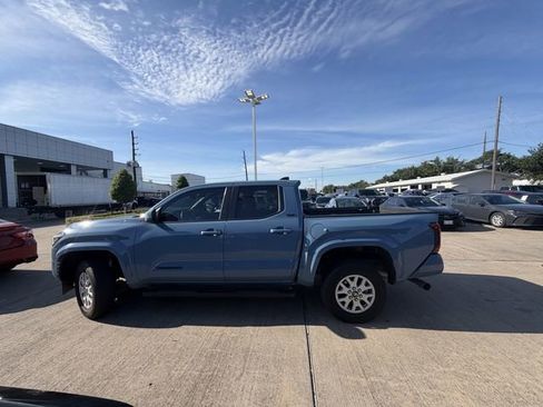 Used 2026 Toyota Tacoma SR5 RWD image 8