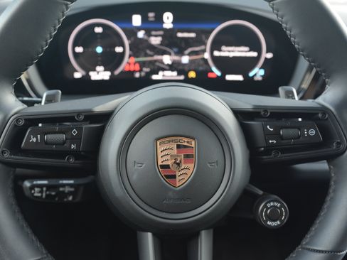 Certified 2026 Porsche Cayenne GTS AWD/4WD image 16