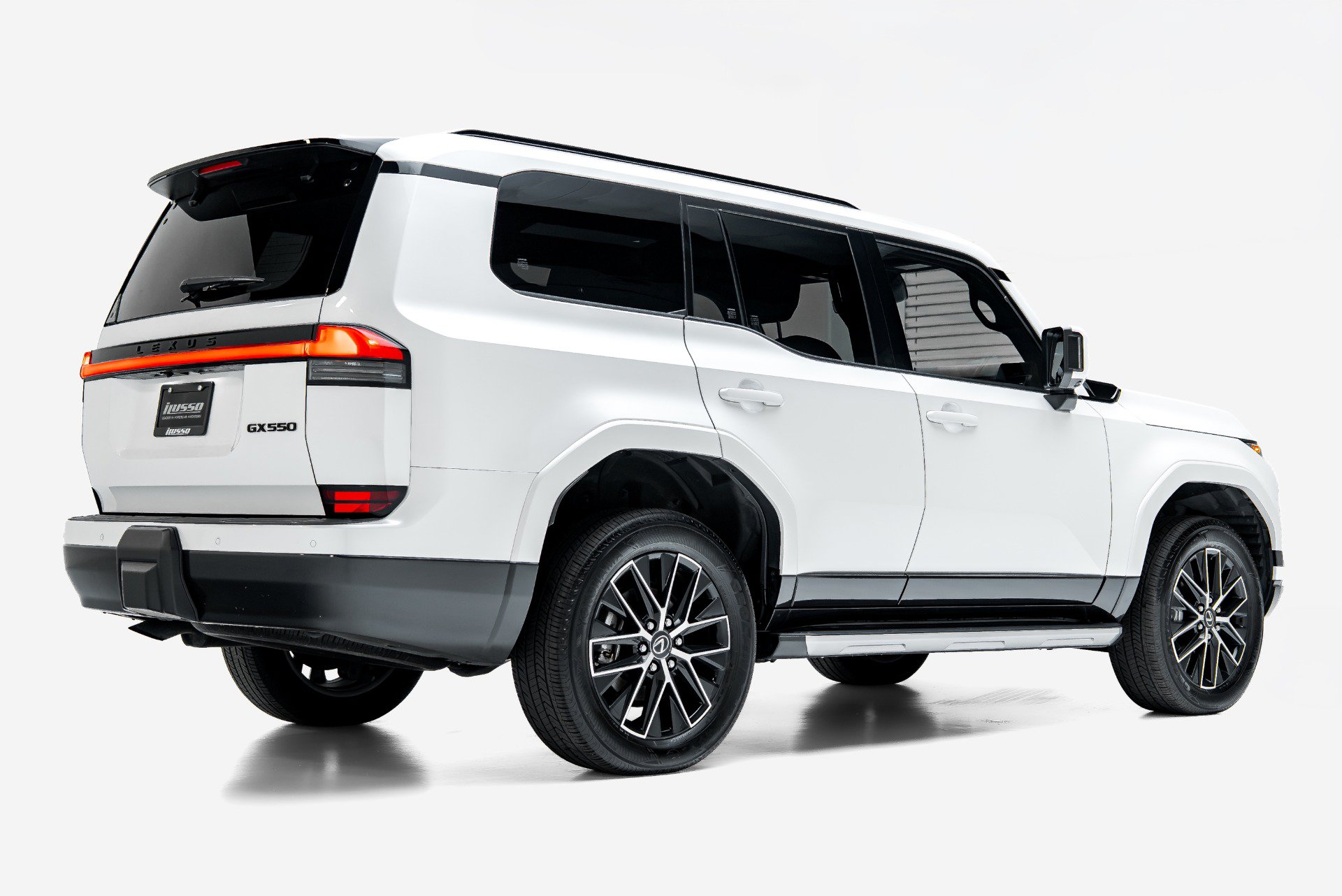 Used 2024 Lexus GX 550 w/ Accessory Package (2T) AWD/4WD image 2