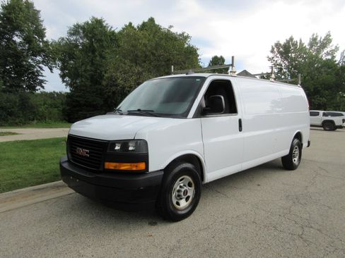 Used 2018 GMC Savana 2500 Extended w/ Driver Convenience Package RWD image 2