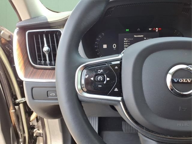 Used 2023 Volvo XC60 B6 Ultimate w/ Protection Package Premier AWD/4WD image 19