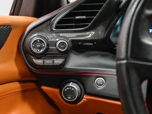 Used 2018 Ferrari 488 GTB RWD image 37