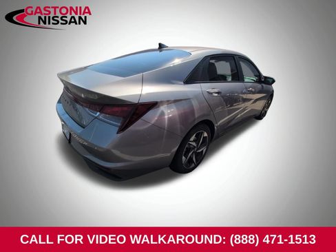 Used 2023 Hyundai Elantra SEL w/ Convenience Package FWD image 5