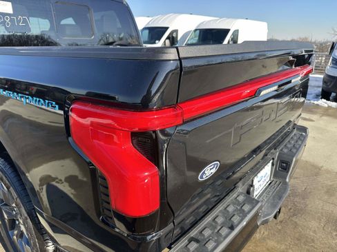 New 2025 Ford F150 Lightning Lariat image 8