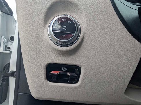 New 2026 Mercedes-Benz C 300 Sedan image 15