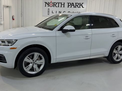 Used 2019 Audi Q5 2.0T Premium Plus w/ Premium Plus Package image 6