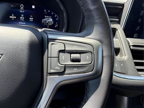 Used 2022 Chevrolet Suburban LT RWD image 55